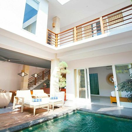 Apple Villa & Suite Seminyak Exterior photo