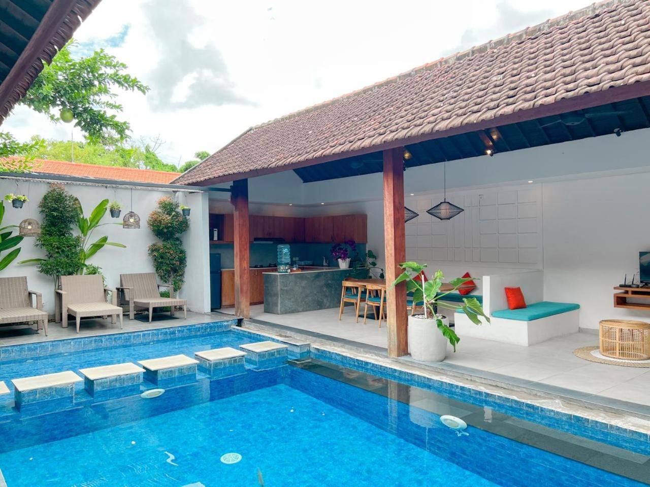 Apple Villa & Suite Seminyak Exterior photo
