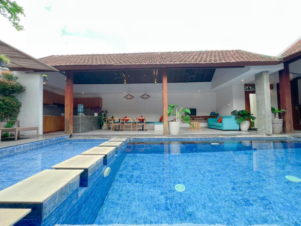 Apple Villa & Suite Seminyak Exterior photo