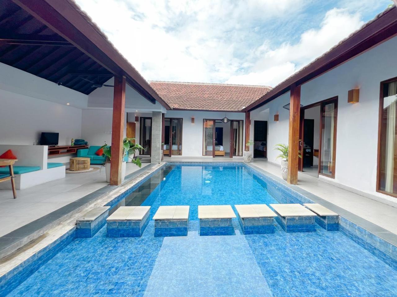 Apple Villa & Suite Seminyak Exterior photo