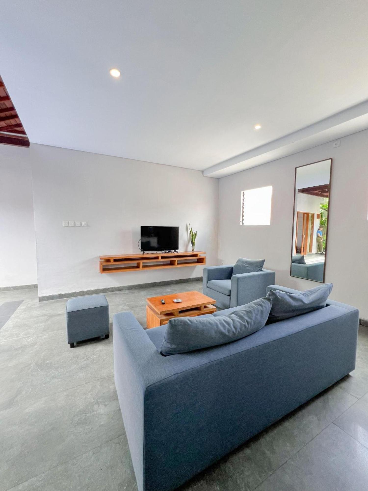 Apple Villa & Suite Seminyak Exterior photo