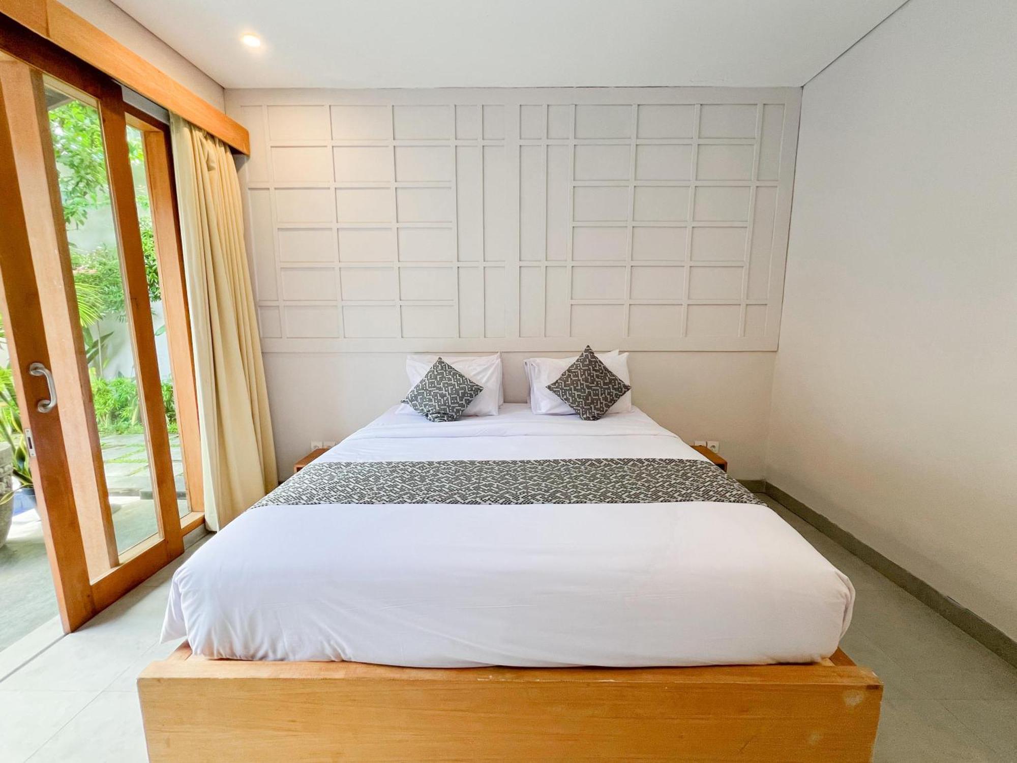 Apple Villa & Suite Seminyak Exterior photo