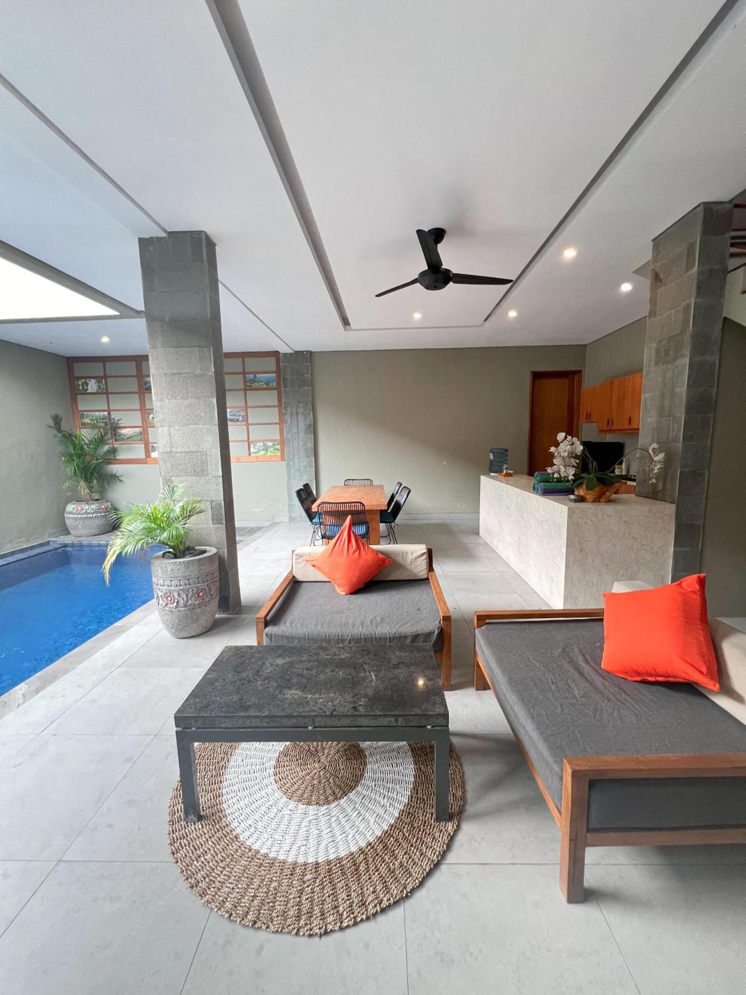 Apple Villa & Suite Seminyak Exterior photo