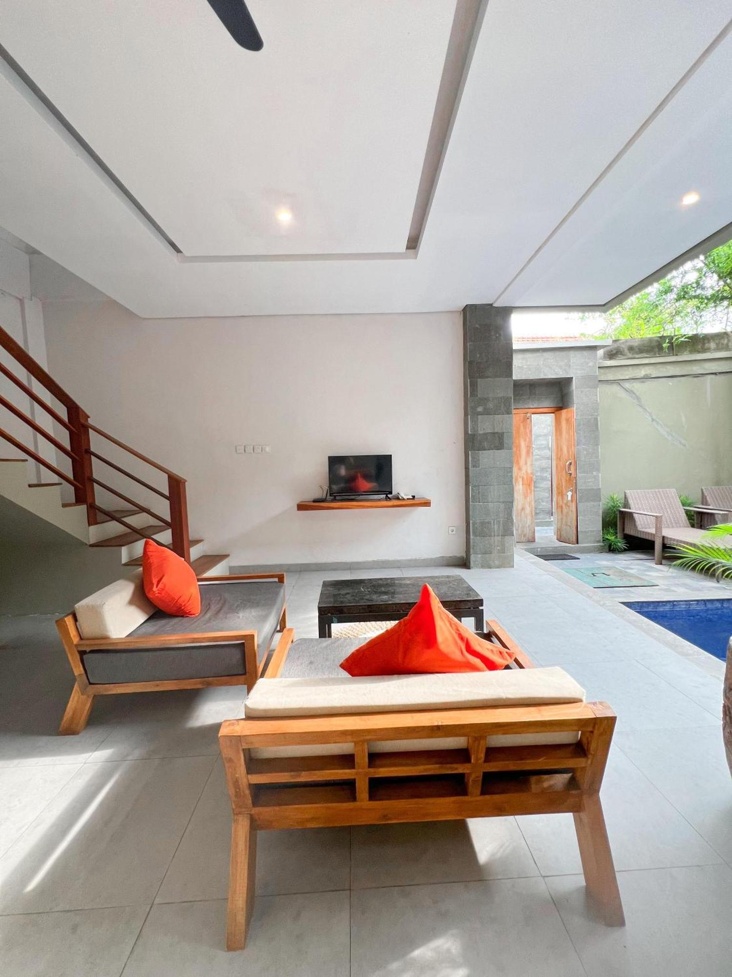 Apple Villa & Suite Seminyak Exterior photo
