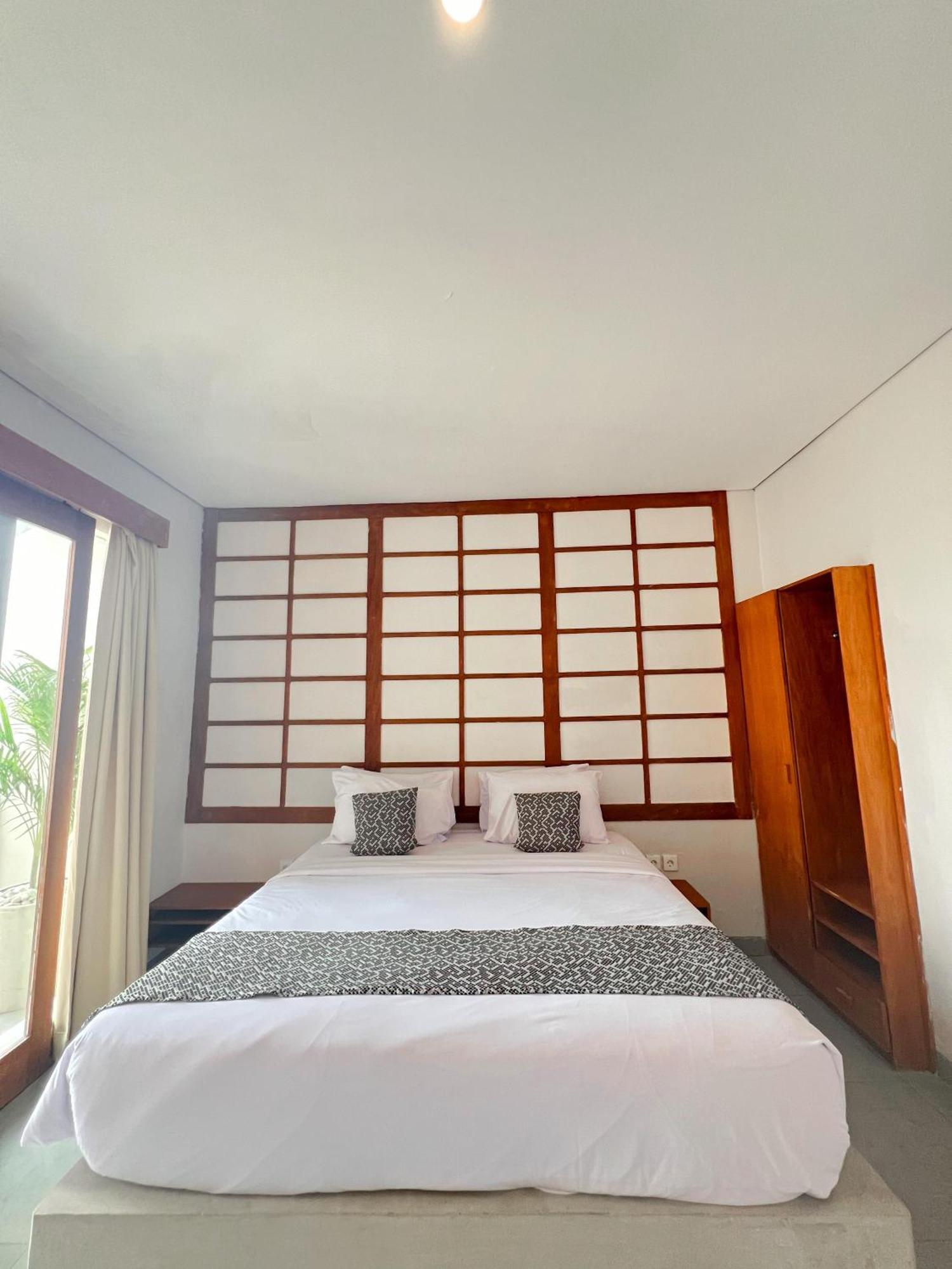 Apple Villa & Suite Seminyak Exterior photo