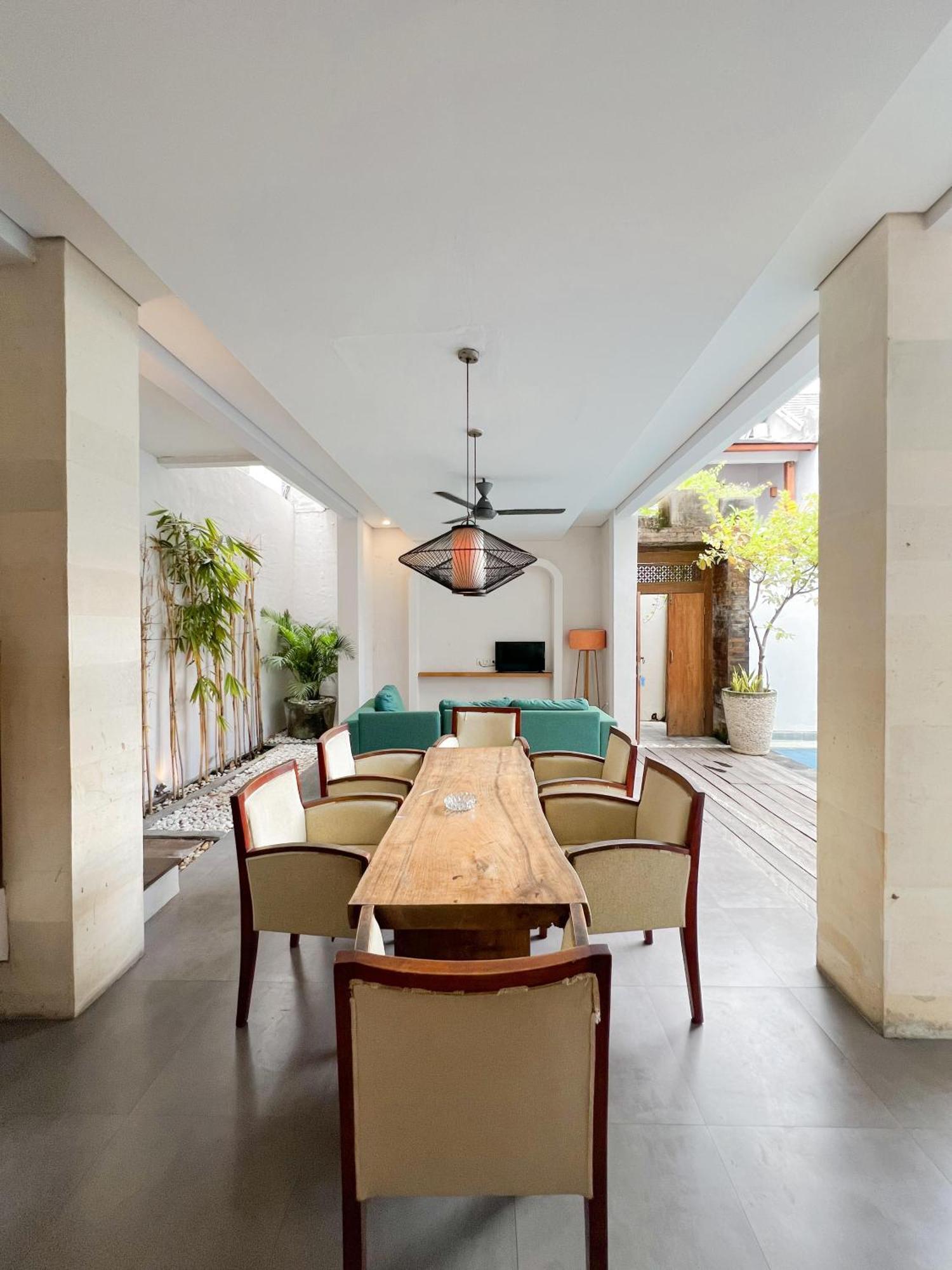 Apple Villa & Suite Seminyak Exterior photo
