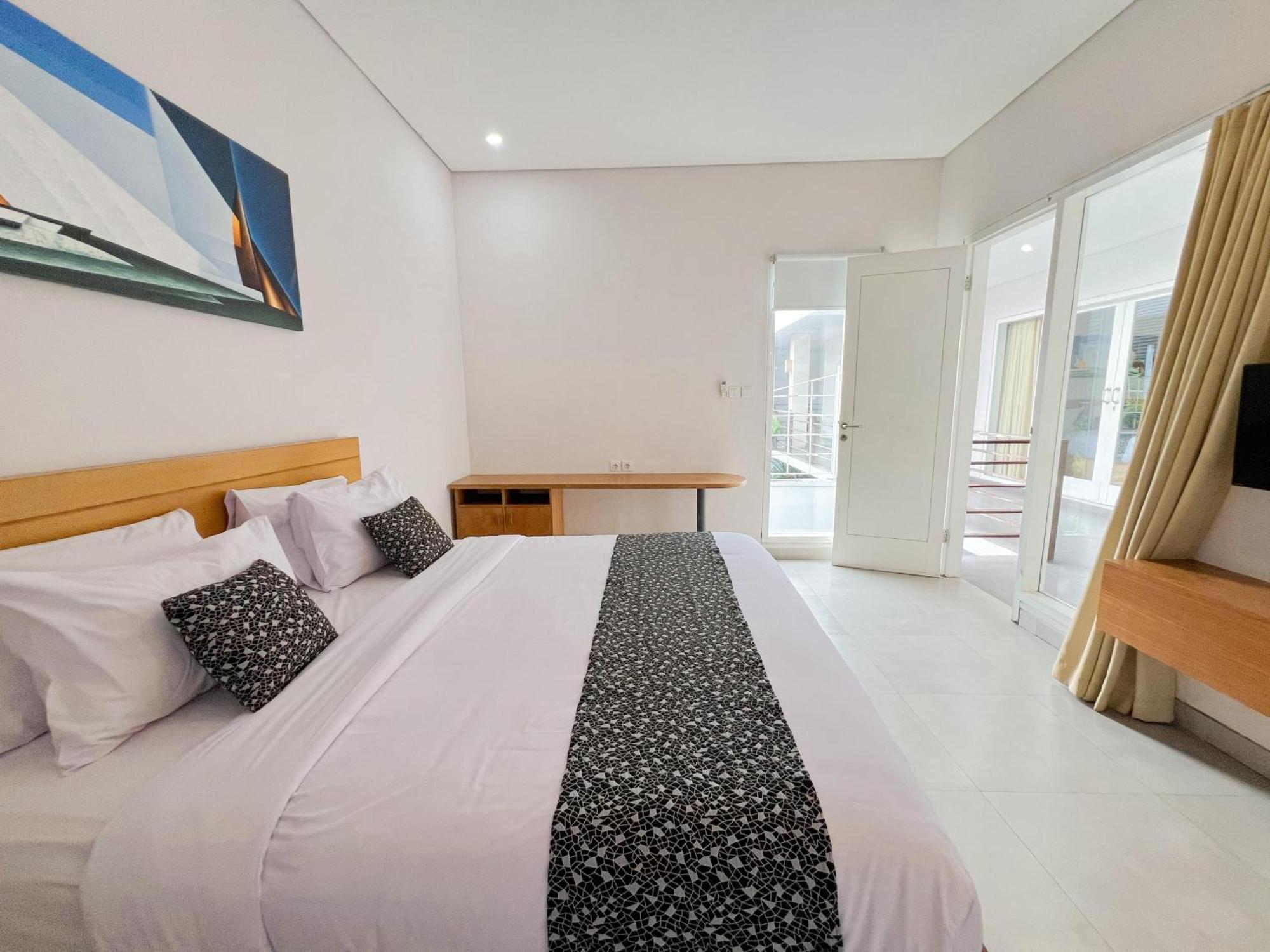 Apple Villa & Suite Seminyak Exterior photo