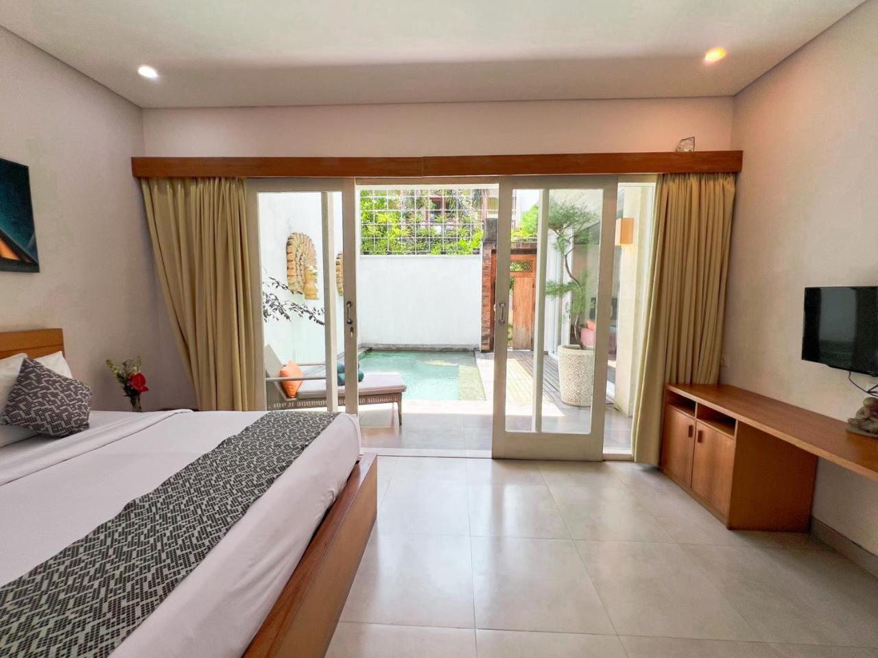 Apple Villa & Suite Seminyak Exterior photo