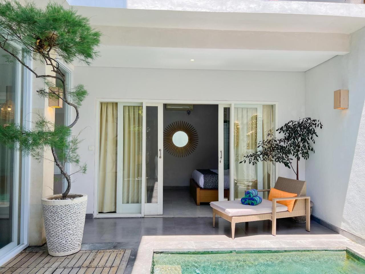 Apple Villa & Suite Seminyak Exterior photo
