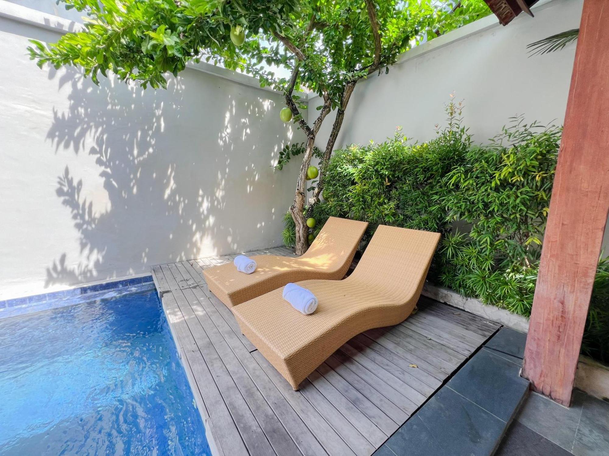 Apple Villa & Suite Seminyak Exterior photo