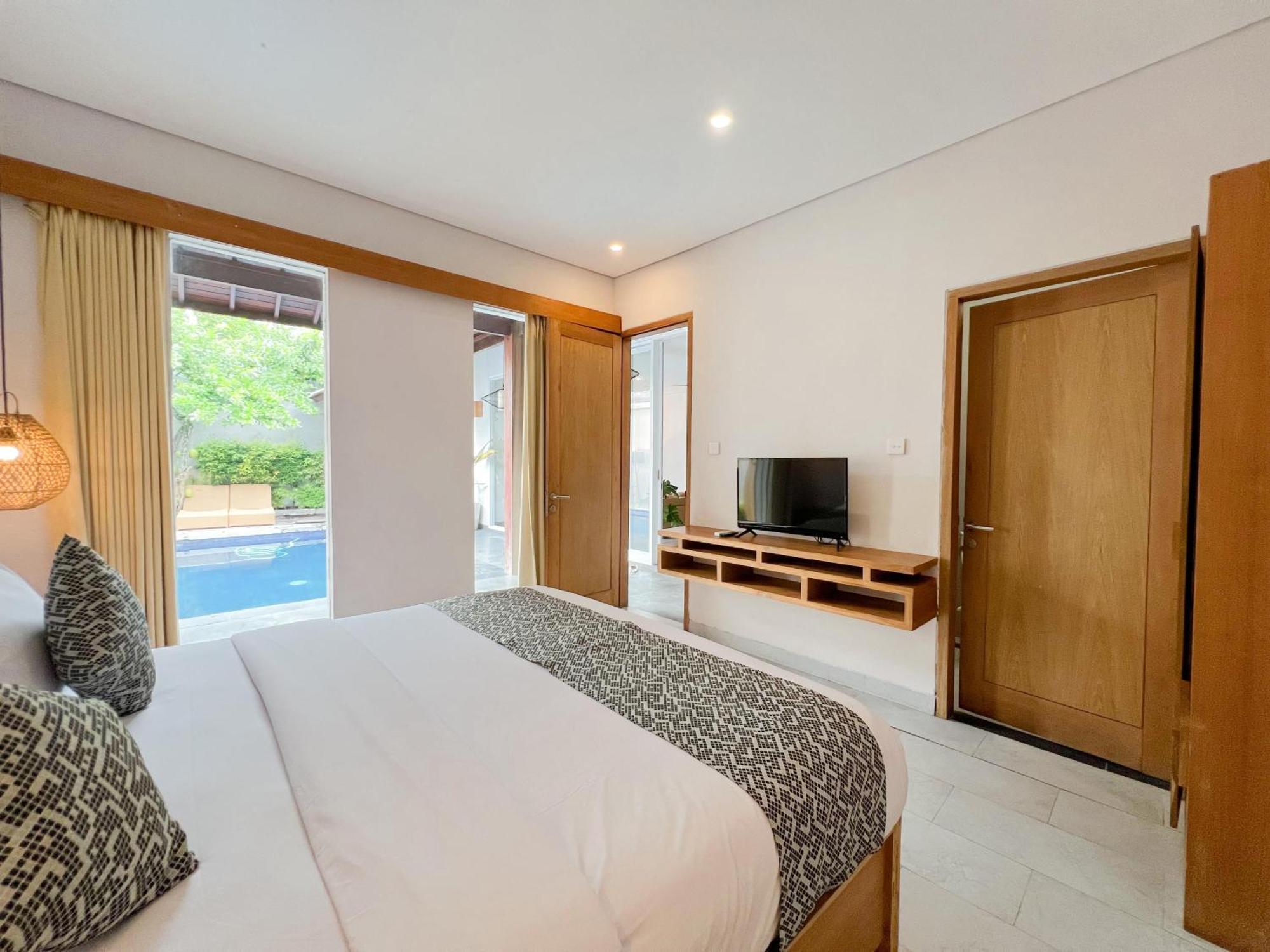 Apple Villa & Suite Seminyak Exterior photo